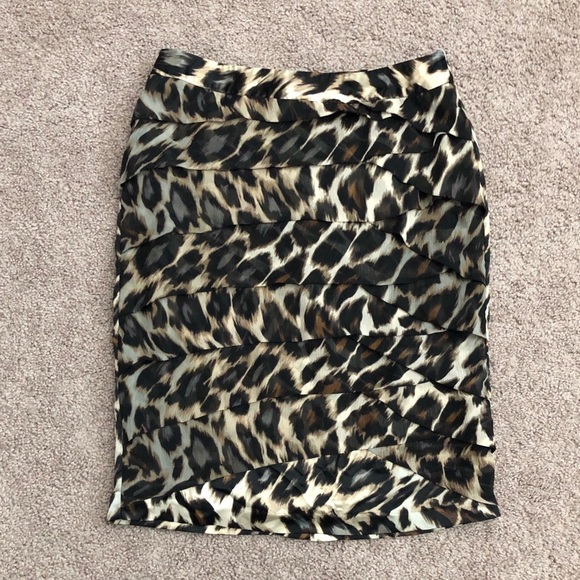 Worthington Animal Print Asymmetrical Tiered Ruffle Pencil Skirt Size 8 - Picture 1 of 9